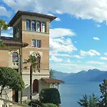 Monti * Varenna