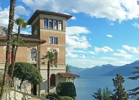 Monti * Varenna